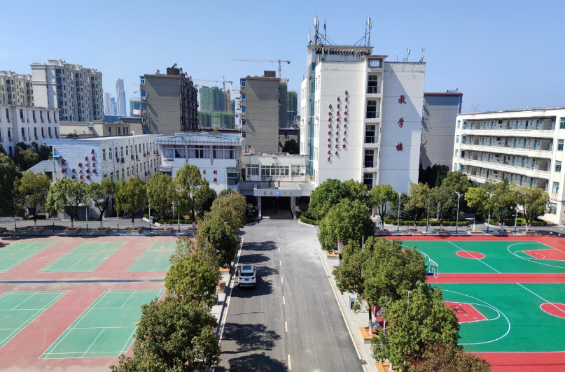 江西省化學工業高級技工學校圖片